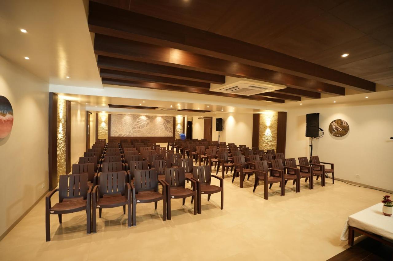 Sri Ambal Grand Hotel Virudunagar Exterior photo