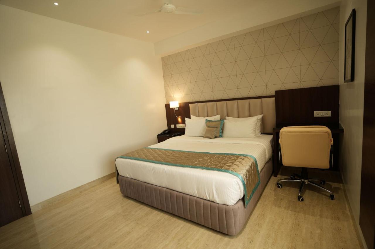 Sri Ambal Grand Hotel Virudunagar Exterior photo